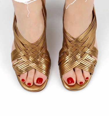 BEYA BRONZE CHiE MIHARA sandals