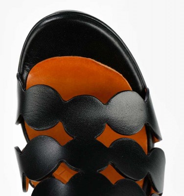 CALANA BLACK CHiE MIHARA sandals