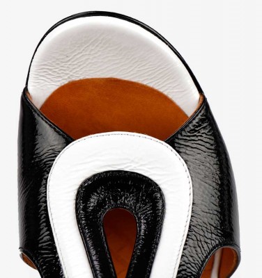 CORVINA BLACK CHiE MIHARA sandals