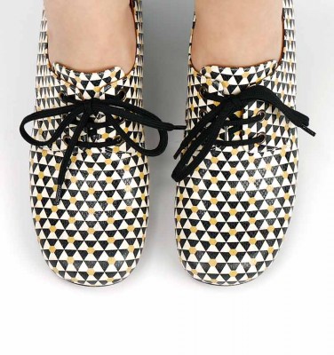 MERIETE BLACK AND WHITE CHiE MIHARA shoes