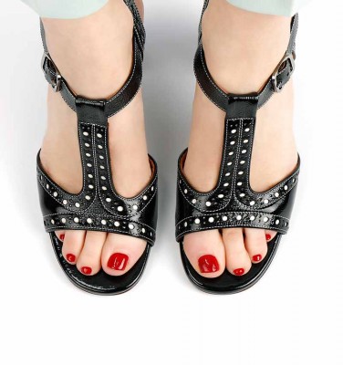 BA-GANGI BLACK CHiE MIHARA sandales