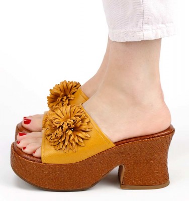 DEFLOR ORANGE CHiE MIHARA sandalias