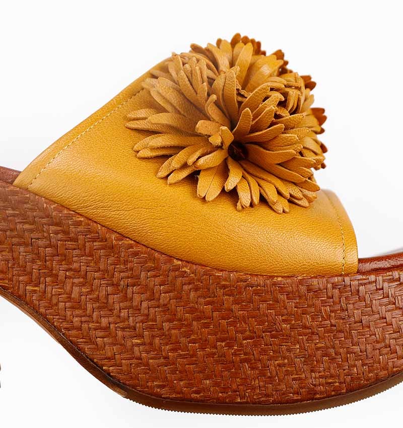DEFLOR ORANGE CHiE MIHARA sandales