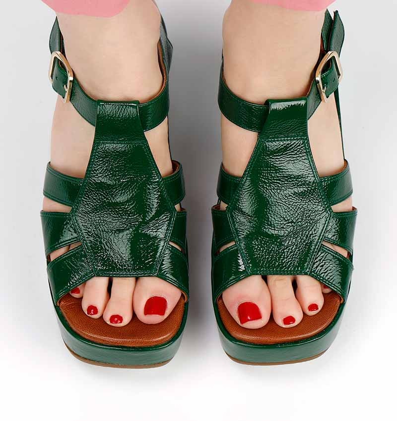 DISSY GREEN CHiE MIHARA sandals