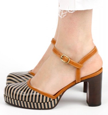 JOSANA TAUPE CHiE MIHARA shoes