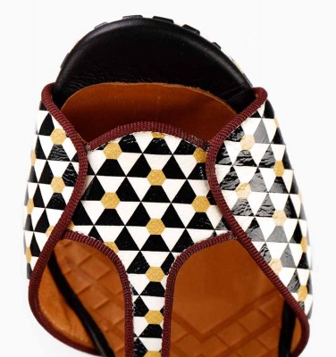 KI-EDUNI BLACK & WHITE CHiE MIHARA sandalias