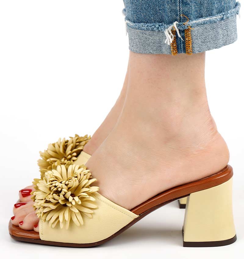 LIANDRA YELLOW CHiE MIHARA sandals