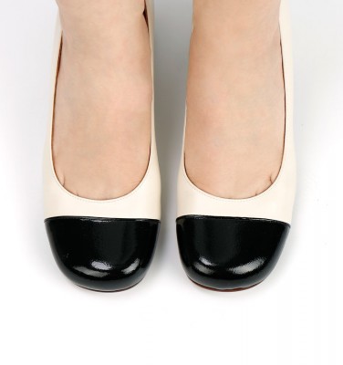 MERERE BLACK AND WHITE CHiE MIHARA shoes