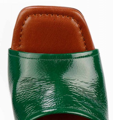 PEBUCO GREEN CHiE MIHARA sandals