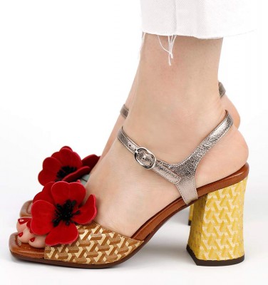 PI-PIROCA RED FLOWER CHiE MIHARA sandals