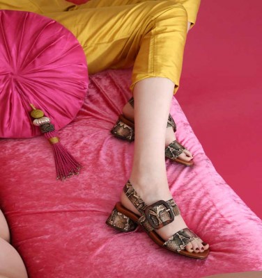 QUANDA GREEN CHiE MIHARA sandals