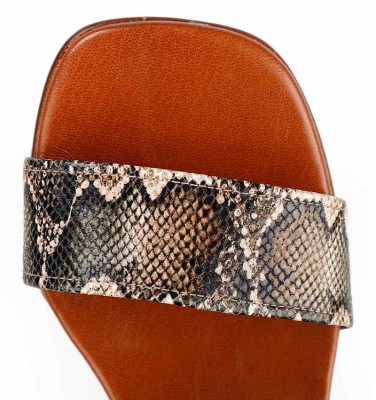 QUANDA GREEN CHiE MIHARA sandals