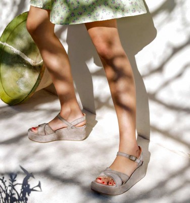 VACO GREY CHiE MIHARA sandales
