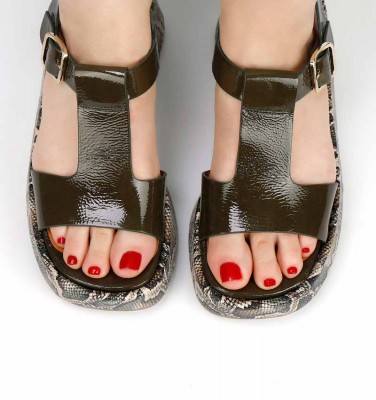 VAKIO GREEN CHiE MIHARA sandals