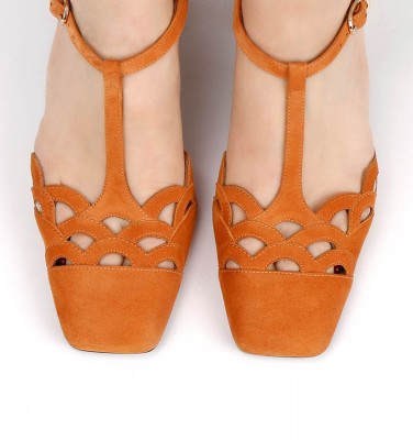 VRANDA LIGHT BROWN CHiE MIHARA shoes