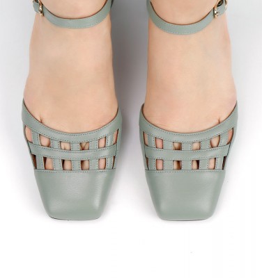 VULIA CELADON GREEN CHiE MIHARA shoes