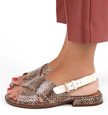 WA-WAN BROWN CHiE MIHARA sandals