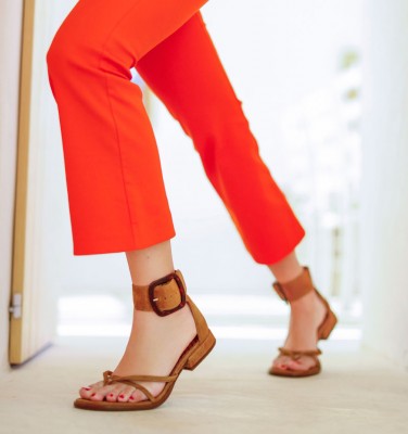 WAJAI BROWN CHiE MIHARA sandals