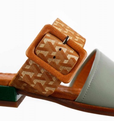 WINGO CELADON GREEN CHiE MIHARA sandals