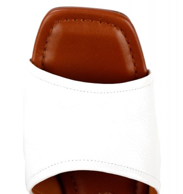 PEBUCO WHITE CHiE MIHARA sandals