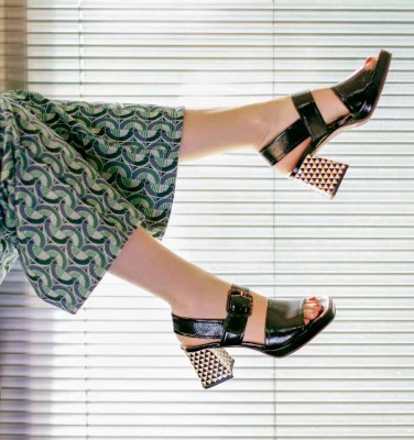 GINKA BLACK & WHITE CHiE MIHARA sandals
