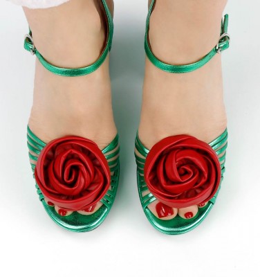 CO-ROSE GREEN CHiE MIHARA sandals