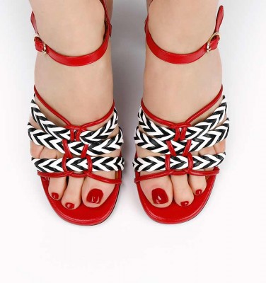 BARI RED CHiE MIHARA sandals