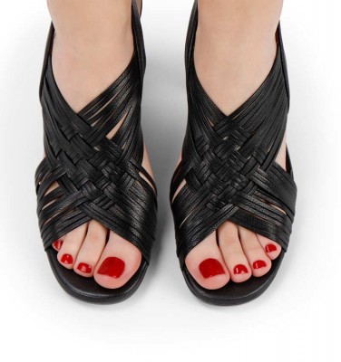 BEYA BLACK CHiE MIHARA sandalias