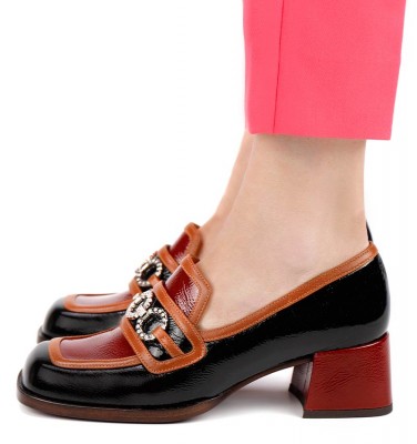 BOEL BLACK AND GRAPE CHiE MIHARA zapatos
