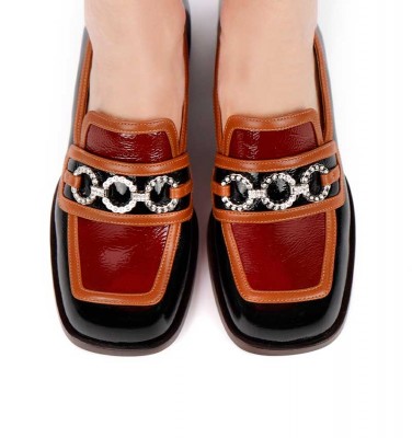 BOEL BLACK AND GRAPE CHiE MIHARA zapatos