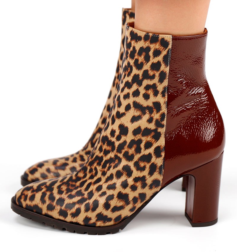EIRI BROWN CHiE MIHARA boots