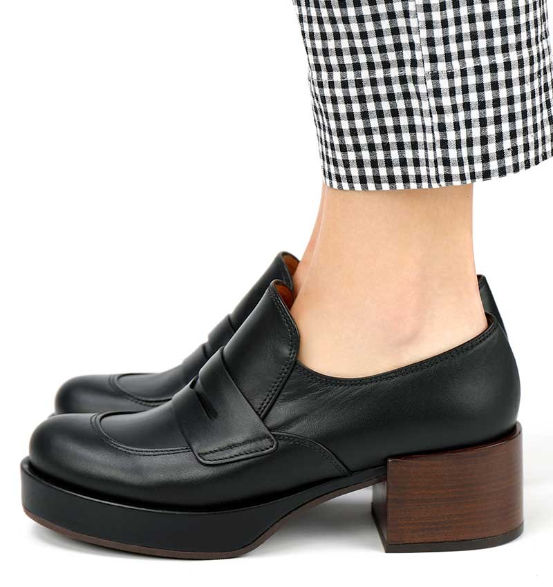 ILAIA BLACK CHiE MIHARA zapatos