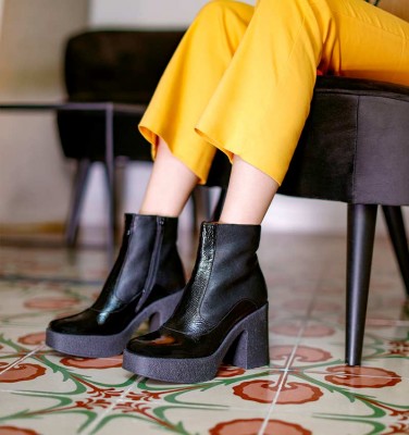 LAJELUS BLACK CHiE MIHARA bottes