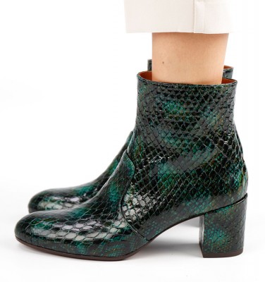 NURINA GREEN CHiE MIHARA bottes