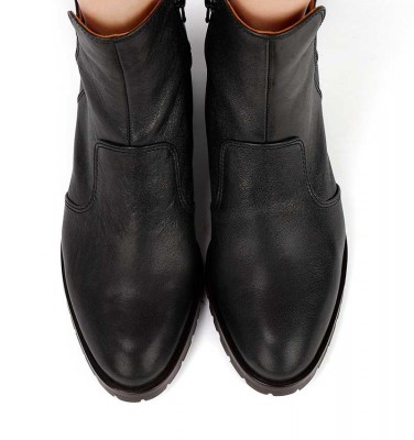 NAILEA BLACK CHiE MIHARA boots