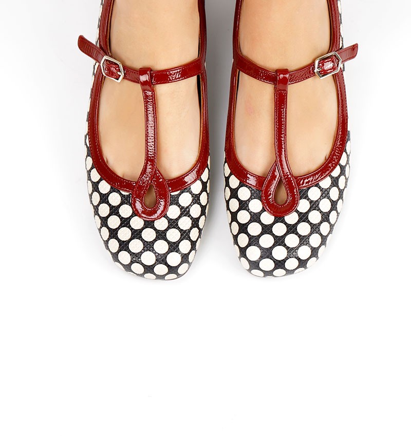 RYAM WHITE AND RED CHiE MIHARA shoes