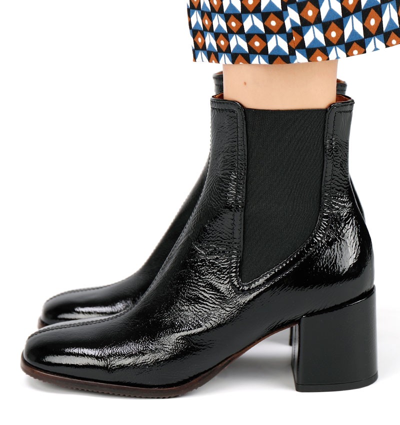 SAKU BLACK CHiE MIHARA bottes