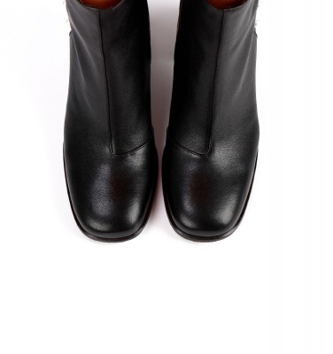 SAYA BLACK CHiE MIHARA boots