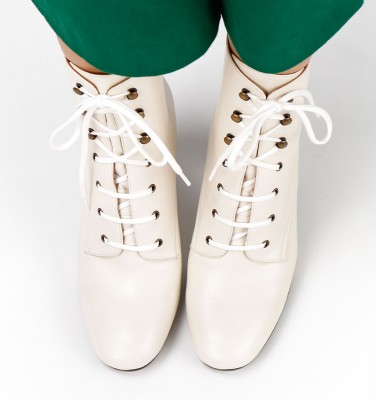 WALALA WHITE CHiE MIHARA boots