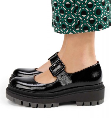 WYRA BLACK CHiE MIHARA shoes