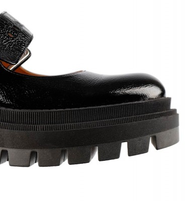 WYRA BLACK CHiE MIHARA shoes