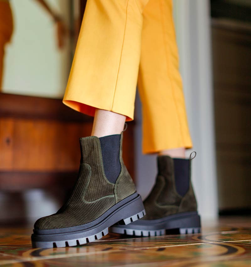 WYSHI DARK GREEN CHiE MIHARA boots