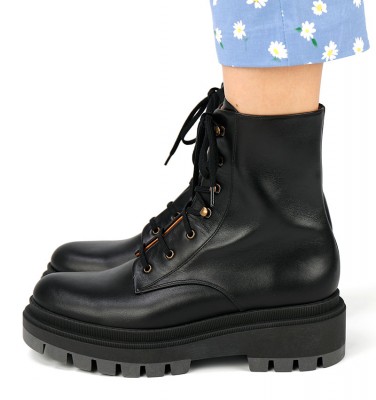 WYSY BLACK CHiE MIHARA botas