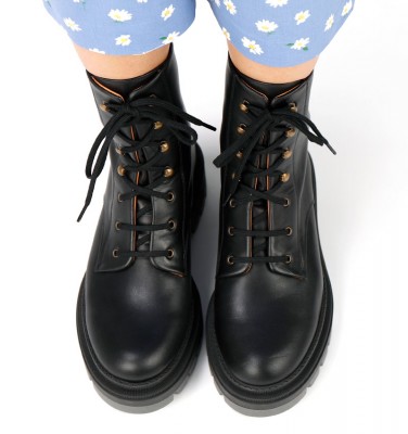 WYSY BLACK CHiE MIHARA botas