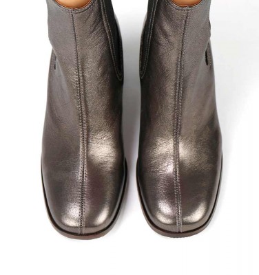 SAKU GREY CHiE MIHARA bottes