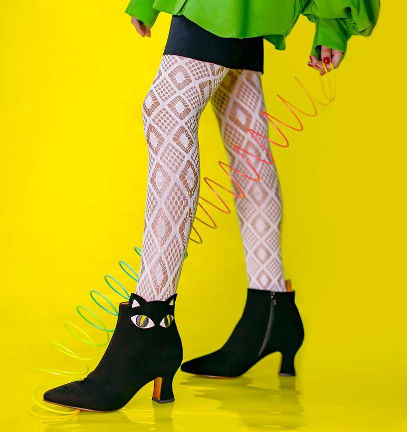 VOGAN BLACK AND WHITE TOP 10 CHiE MIHARA shoes