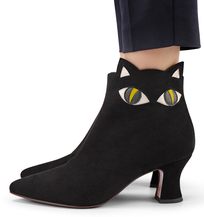 VOGAN BLACK AND WHITE TOP 10 CHiE MIHARA shoes