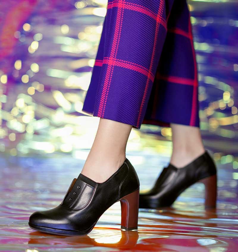 ROLY Chaussures Cuir Chie Mihara en coloris Noir Femme Chaussures Chaussures à talons Petits talons et talons hauts 