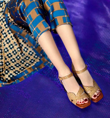 PEWA TOFFEE CHiE MIHARA sandalias