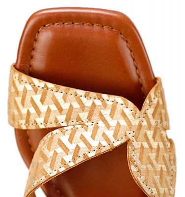 PEWA TOFFEE CHiE MIHARA sandalias